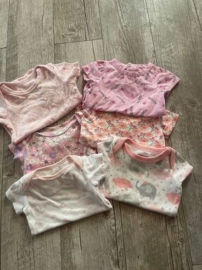 Reebok Baby Pink Printed Short-Sleeve Onesie Set